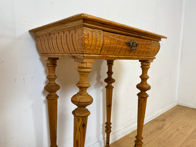 Hübscher kleiner antiker Beistelltisch mit Schublade und Messinggriffen I Kiefernholz , um 1880 I Nähtisch Kommode Ablage Konsolentisch Konsole Gründerzeit Vintage Weichholz I