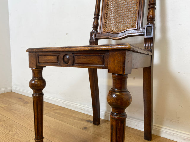 Eleganter handverzierter antiker Esszimmerstuhl mit Wiener Geflecht und aufwendig gedrechselten Beinen I Stuhl Holzstuhl Dining Chair Herrendiener Gründerzeit Alt Vintage I