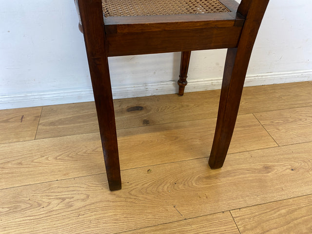 Eleganter handverzierter antiker Esszimmerstuhl mit Wiener Geflecht und aufwendig gedrechselten Beinen I Stuhl Holzstuhl Dining Chair Herrendiener Gründerzeit Alt Vintage I