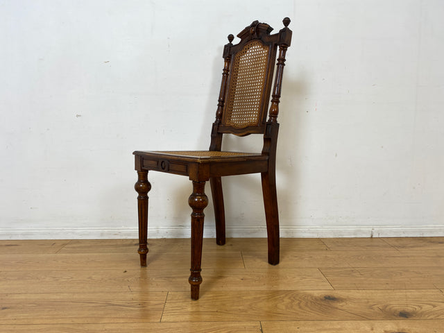 Eleganter handverzierter antiker Esszimmerstuhl mit Wiener Geflecht und aufwendig gedrechselten Beinen I Stuhl Holzstuhl Dining Chair Herrendiener Gründerzeit Alt Vintage I