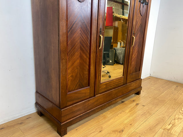 Wunderschöner und sehr geräumiger antiker Kleiderschrank aus vollem Holz mit Spiegeltür I Schrank Schlafzimmerschrank Wäscheschrank Jugendstil Gründerzeit Vintage I