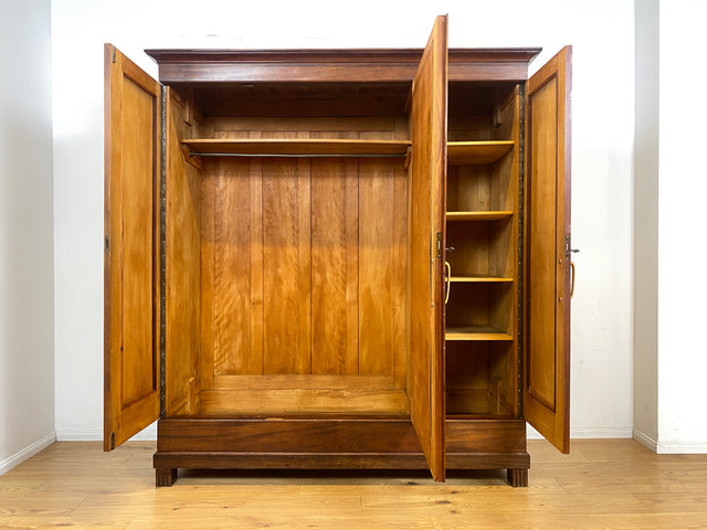 Wunderschöner und sehr geräumiger antiker Kleiderschrank aus vollem Holz mit Spiegeltür I Schrank Schlafzimmerschrank Wäscheschrank Jugendstil Gründerzeit Vintage I