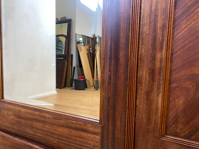 Wunderschöner und sehr geräumiger antiker Kleiderschrank aus vollem Holz mit Spiegeltür I Schrank Schlafzimmerschrank Wäscheschrank Jugendstil Gründerzeit Vintage I