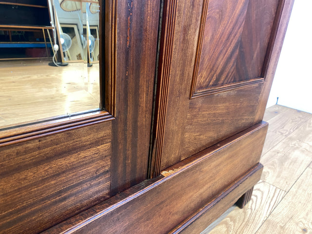 Wunderschöner und sehr geräumiger antiker Kleiderschrank aus vollem Holz mit Spiegeltür I Schrank Schlafzimmerschrank Wäscheschrank Jugendstil Gründerzeit Vintage I