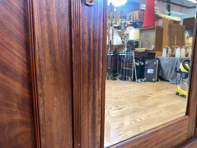 Wunderschöner und sehr geräumiger antiker Kleiderschrank aus vollem Holz mit Spiegeltür I Schrank Schlafzimmerschrank Wäscheschrank Jugendstil Gründerzeit Vintage I