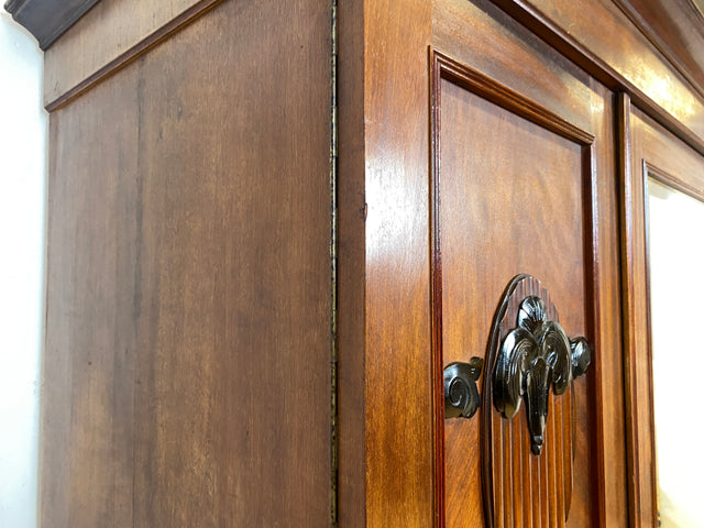 Wunderschöner und sehr geräumiger antiker Kleiderschrank aus vollem Holz mit Spiegeltür I Schrank Schlafzimmerschrank Wäscheschrank Jugendstil Gründerzeit Vintage I