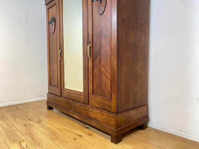 Wunderschöner und sehr geräumiger antiker Kleiderschrank aus vollem Holz mit Spiegeltür I Schrank Schlafzimmerschrank Wäscheschrank Jugendstil Gründerzeit Vintage I