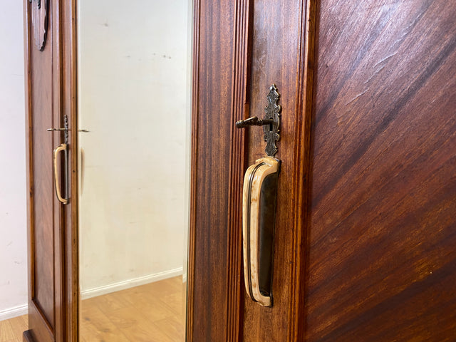 Wunderschöner und sehr geräumiger antiker Kleiderschrank aus vollem Holz mit Spiegeltür I Schrank Schlafzimmerschrank Wäscheschrank Jugendstil Gründerzeit Vintage I