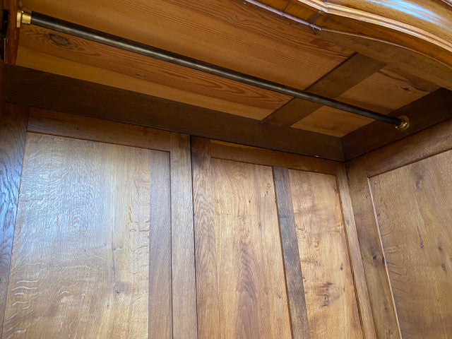 Imposanter und handverzierter antiker Kleiderschrank aus vollem Holz mit Glastür I Schrank Schlafzimmerschrank Wäscheschrank Wardrobe Bauernschrank Jugendstil Vintage I