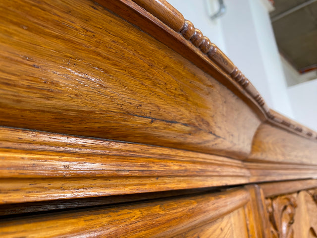 Imposanter und handverzierter antiker Kleiderschrank aus vollem Holz mit Glastür I Schrank Schlafzimmerschrank Wäscheschrank Wardrobe Bauernschrank Jugendstil Vintage I