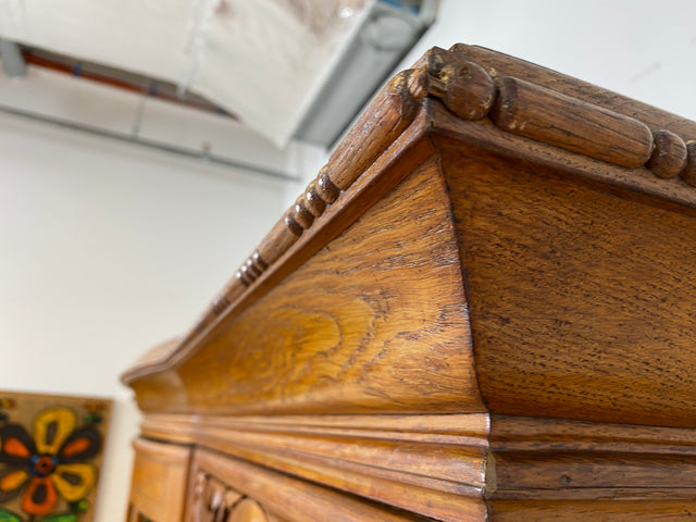 Imposanter und handverzierter antiker Kleiderschrank aus vollem Holz mit Glastür I Schrank Schlafzimmerschrank Wäscheschrank Wardrobe Bauernschrank Jugendstil Vintage I