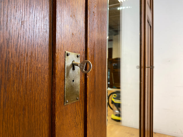 Wunderschöner antiker Kleiderschrank aus vollem Holz mit Spiegeltür und Schubladen, um 1910 I Schrank Wäscheschrank Schlafzimmerschrank Wardrobe Spiegel Jugendstil Vintage I