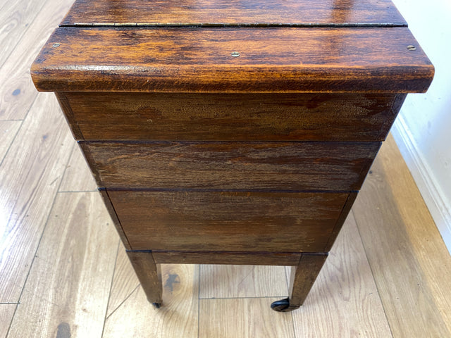 Klein aber oho! Schöner ausklappbarer antiker Nähkorb auf Rollen mit Wiener Geflecht I Nähkommode Nähkasten Truhe Beistelltisch Schmuckkasten Chippendale Vintage Art Deco I