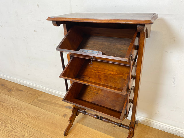 I Der schönste Beistelltisch dass du heute siehst I Edler antiker Notenschrank I Vollholz in Nussbaum Schmetterlingsfurnier I Kommode Ablage Flurkommode Biedermeier Vintage I