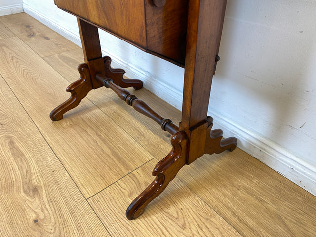 I Der schönste Beistelltisch dass du heute siehst I Edler antiker Notenschrank I Vollholz in Nussbaum Schmetterlingsfurnier I Kommode Ablage Flurkommode Biedermeier Vintage I