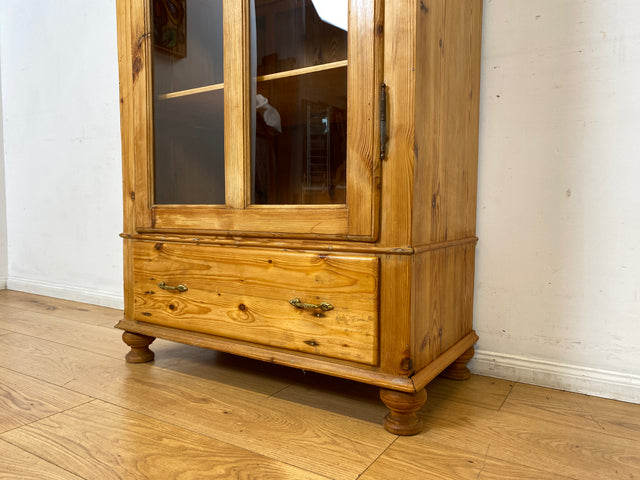 WMK I Eleganter antiker Schrank aus massivem Kiefernholz mit Glastüren & Schublade
