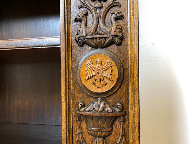 Besonderes antikes Regal handverziert mit Berliner Wappen, preußischen Adler und mächtigen Löwenfüßen I Vollholz Holzregal Bücherregal Bücherschrank Gründerzeit Kaiser Bär Historismus Vintage I