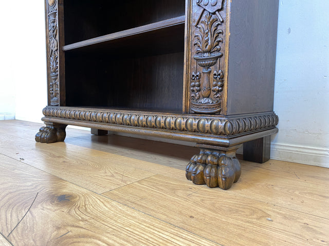 Besonderes antikes Regal handverziert mit Berliner Wappen, preußischen Adler und mächtigen Löwenfüßen I Vollholz Holzregal Bücherregal Bücherschrank Gründerzeit Kaiser Bär Historismus Vintage I