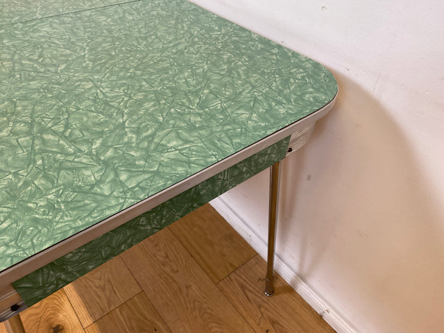 WMK I Kultiger ausziehbarer amerikanischer 50er Jahre Chromline Diner Table mit Resopal Tischplatte & Chrom Gestell