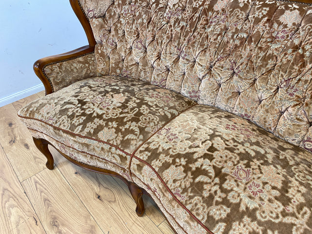 Wunderschönes Chippendale Sofa mit handverziertem Holzrahmen, samtartigem Brokat Bezug in Altrosa und gemütlichem Federkern I Couch Sitzgarnitur Barock Vintage Stilmöbel I