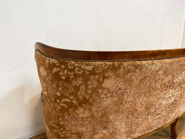 Wunderschönes Chippendale Sofa mit handverziertem Holzrahmen, samtartigem Brokat Bezug in Altrosa und gemütlichem Federkern I Couch Sitzgarnitur Barock Vintage Stilmöbel I