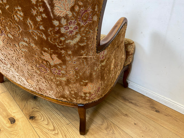 Wunderschönes Chippendale Sofa mit handverziertem Holzrahmen, samtartigem Brokat Bezug in Altrosa und gemütlichem Federkern I Couch Sitzgarnitur Barock Vintage Stilmöbel I