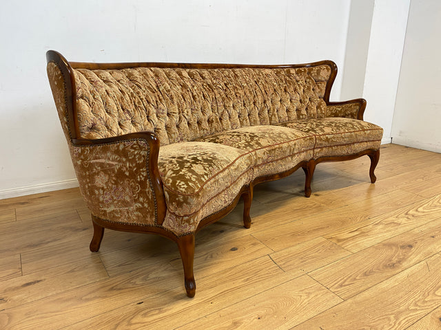 Wunderschönes Chippendale Sofa mit handverziertem Holzrahmen, samtartigem Brokat Bezug in Altrosa und gemütlichem Federkern I Couch Sitzgarnitur Barock Vintage Stilmöbel I