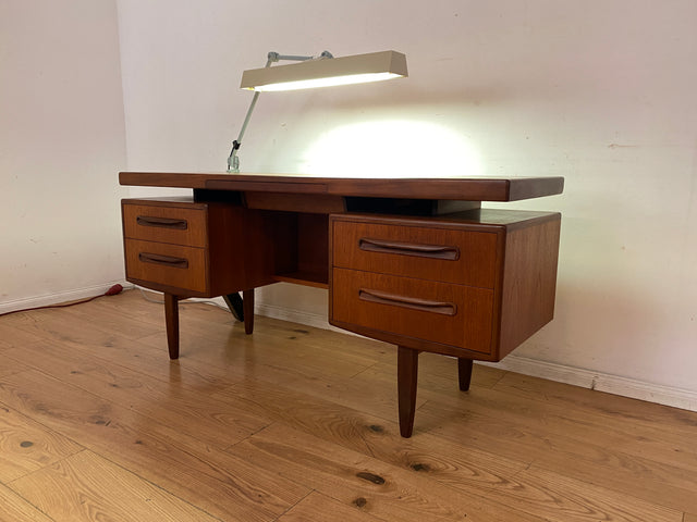 Kultige vollfunktionsfähige DDR Industrie Tischleuchte ILBA mit Gelenkarm I Lampe Leuchte Architektenlampe Schreibtischlampe Arbeitsleuchte Vintage Retro Werkstatt Ostalgie Design I