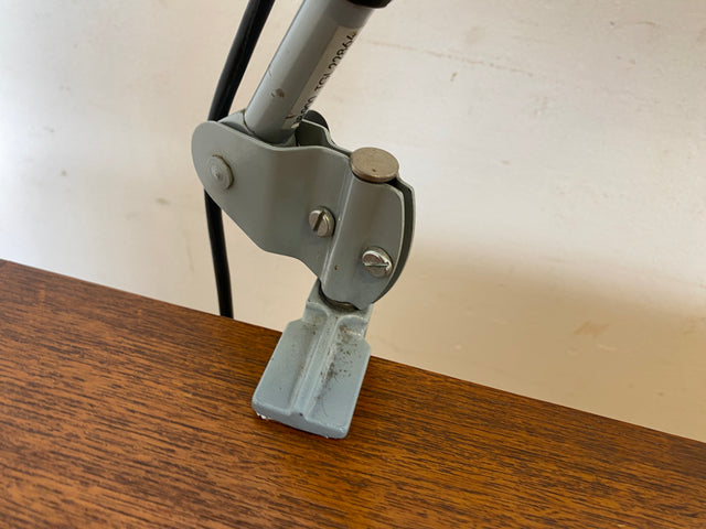 Kultige vollfunktionsfähige DDR Industrie Tischleuchte ILBA mit Gelenkarm I Lampe Leuchte Architektenlampe Schreibtischlampe Arbeitsleuchte Vintage Retro Werkstatt Ostalgie Design I