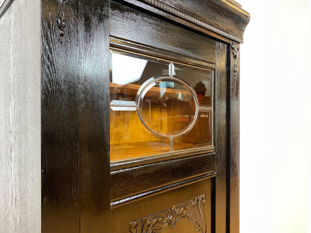Zauberhafte dänische antike Vitrine I Vollholz mit facettiertem Originalglas, um 1900.
