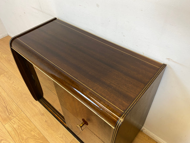 Formschöne dunkle 50er Jahre Barkommode mit Schiebetüren , Originalglas und Messingbeschlag I Bar Barschrank Vitrine Kommode Sideboard Rockabilly Mid-Century Vintage 60er I