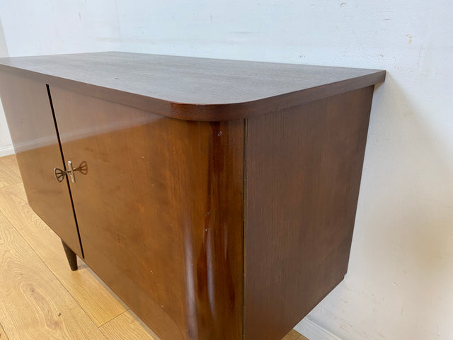 Formschöne und gut erhaltene dunkle Mid-Century Kommode aus 1965 I Schrank Sideboard Wäschekommode Schuhkommode Schuhschrank TV Lowboard Bank Rockabilly Mid-Century Vintage I
