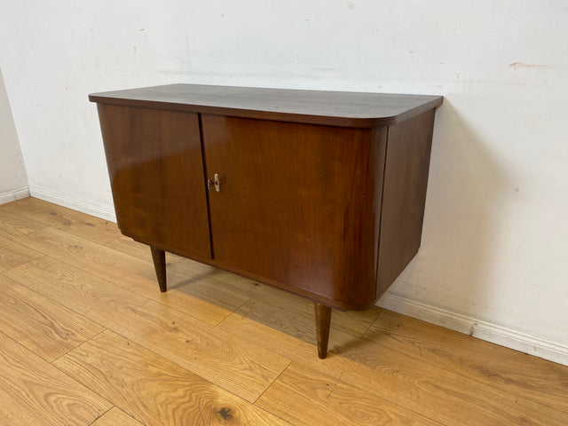 Formschöne und gut erhaltene dunkle Mid-Century Kommode aus 1965 I Schrank Sideboard Wäschekommode Schuhkommode Schuhschrank TV Lowboard Bank Rockabilly Mid-Century Vintage I
