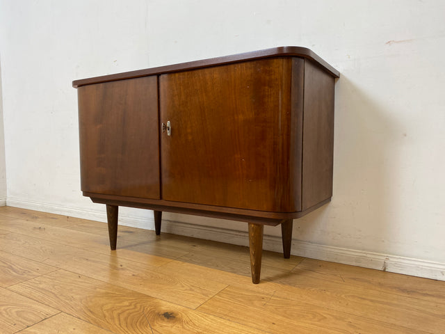 Formschöne und gut erhaltene dunkle Mid-Century Kommode aus 1965 I Schrank Sideboard Wäschekommode Schuhkommode Schuhschrank TV Lowboard Bank Rockabilly Mid-Century Vintage I