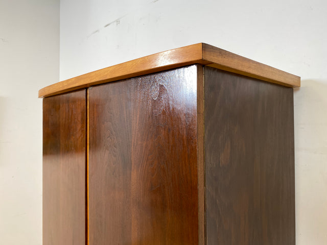 Besonders schöner dunkler Mid-Century Kleiderschrank mit perfekter Aufteilung I Schrank Wäscheschrank Kleiderschrank Wardrobe Garderobe Flurschrank 50er 60er Vintage I
