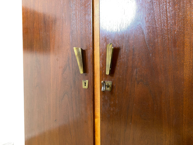 Besonders schöner dunkler Mid-Century Kleiderschrank mit perfekter Aufteilung I Schrank Wäscheschrank Kleiderschrank Wardrobe Garderobe Flurschrank 50er 60er Vintage I