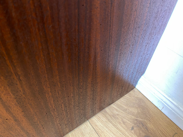 Schöner und hochwertiger dunkler Mid-Century Massivholz Kleiderschrank aus 1954 mit guter Aufteilung I Schrank Schlafzimmerschrank Wäscheschrank Wardrobe Vintage 50er 60er I