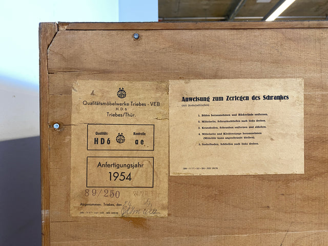 Schöner und hochwertiger dunkler Mid-Century Massivholz Kleiderschrank aus 1954 mit guter Aufteilung I Schrank Schlafzimmerschrank Wäscheschrank Wardrobe Vintage 50er 60er I