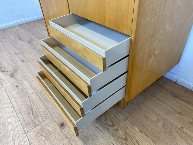 Ein VEB Hellerau Original I Stilvoller Mid-Century Kleiderschrank 794/1A aus 1967 mit Aufsatz und Schubladen I Schrank Schlafzimmerschrank Wardrobe Vintage Retro 60er I