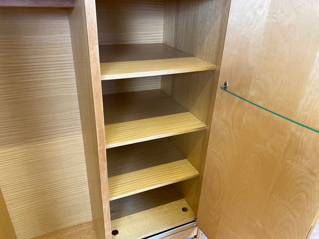 Ein VEB Hellerau Original I Stilvoller Mid-Century Kleiderschrank 794/1A aus 1967 mit Aufsatz und Schubladen I Schrank Schlafzimmerschrank Wardrobe Vintage Retro 60er I