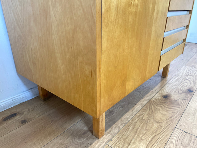 Ein VEB Hellerau Original I Stilvoller Mid-Century Kleiderschrank 794/1A aus 1967 mit Aufsatz und Schubladen I Schrank Schlafzimmerschrank Wardrobe Vintage Retro 60er I