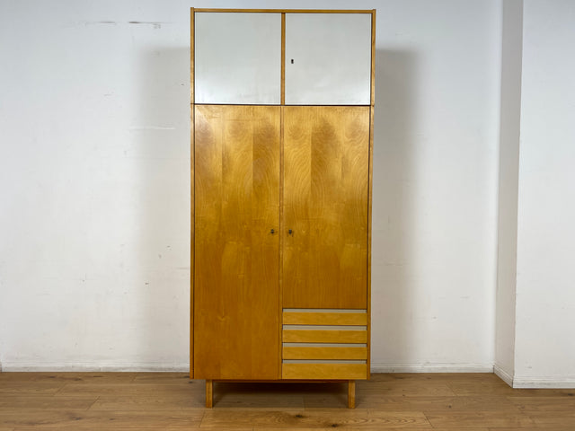 Ein VEB Hellerau Original I Stilvoller Mid-Century Kleiderschrank 794/1A aus 1967 mit Aufsatz und Schubladen I Schrank Schlafzimmerschrank Wardrobe Vintage Retro 60er I