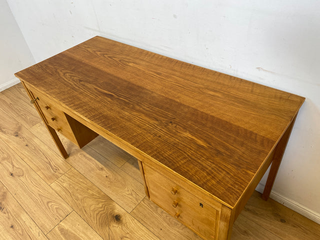 Stilvoller freistehender skandinavischer Schreibtisch in Eiche, mit Schubladen I Writing Desk Arbeitstisch Bürotisch Computertisch Danish Design Modern Vintage 60er 70er I