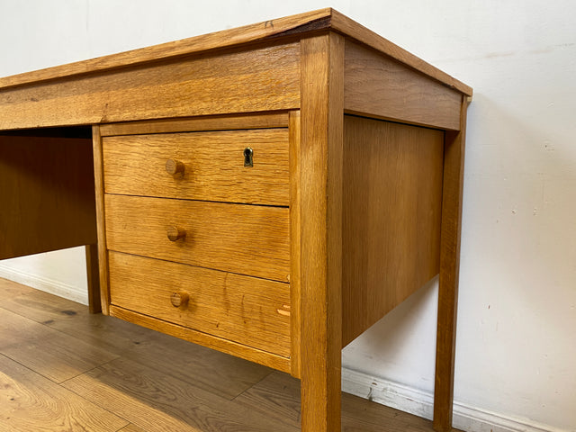 Stilvoller freistehender skandinavischer Schreibtisch in Eiche, mit Schubladen I Writing Desk Arbeitstisch Bürotisch Computertisch Danish Design Modern Vintage 60er 70er I