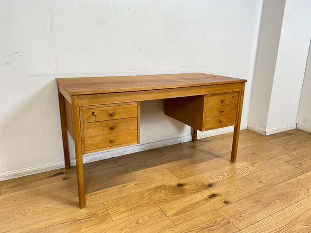 Stilvoller freistehender skandinavischer Schreibtisch in Eiche, mit Schubladen I Writing Desk Arbeitstisch Bürotisch Computertisch Danish Design Modern Vintage 60er 70er I