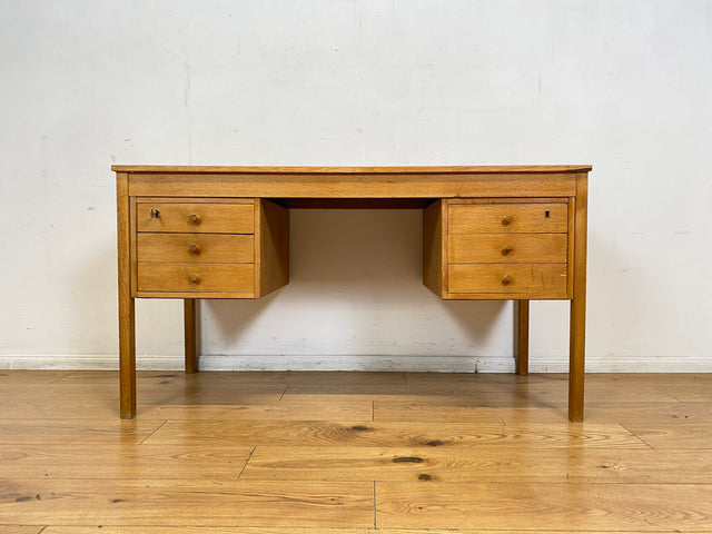 Stilvoller freistehender skandinavischer Schreibtisch in Eiche, mit Schubladen I Writing Desk Arbeitstisch Bürotisch Computertisch Danish Design Modern Vintage 60er 70er I
