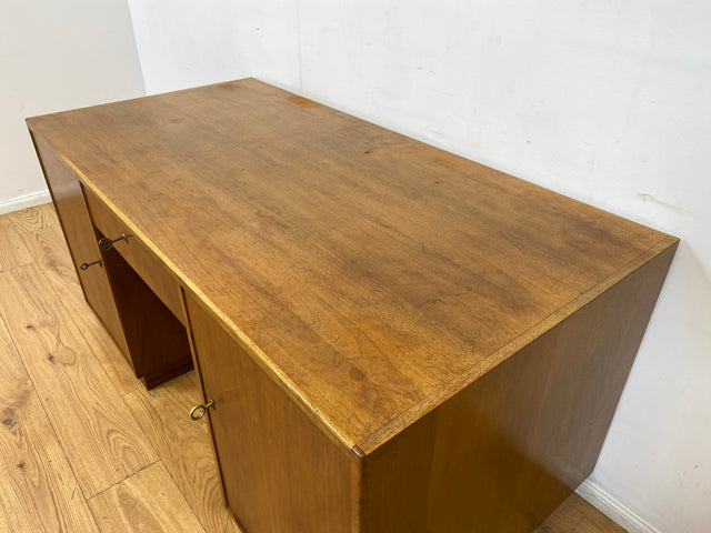 WMK I Minimalistischer freistehender Mid-Century Schreibtisch aus vollem Holz mit Regal Rückseite