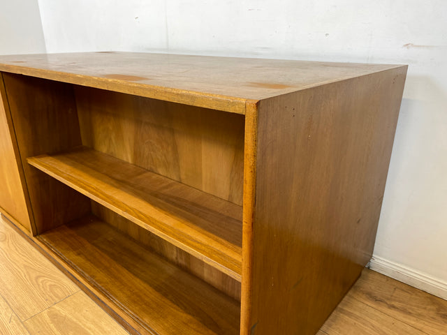 WMK I Minimalistischer freistehender Mid-Century Schreibtisch aus vollem Holz mit Regal Rückseite