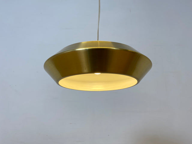 WMK I Grandiose skandinavische goldene Space Age Hängelampe aus Aluminiumhte