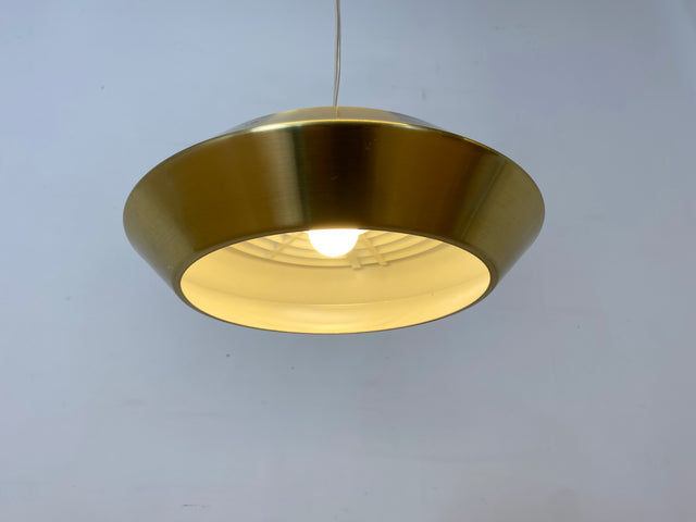 WMK I Grandiose skandinavische goldene Space Age Hängelampe aus Aluminiumhte